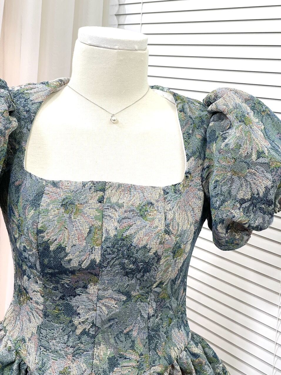 Đầm xòe đi tiệc gấm hoa tay phồng (hàng cao cấp, shop tự chụp)