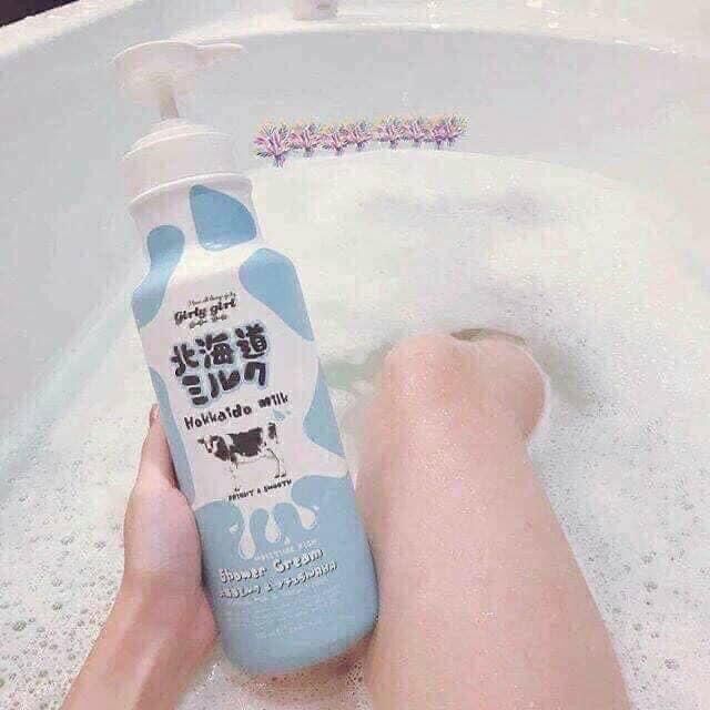 Sữa tắm trắng da Hokkaido 700ml