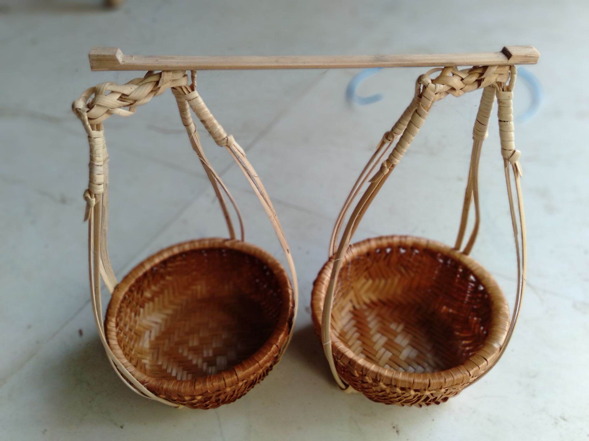 Quang gánh mây tre đan