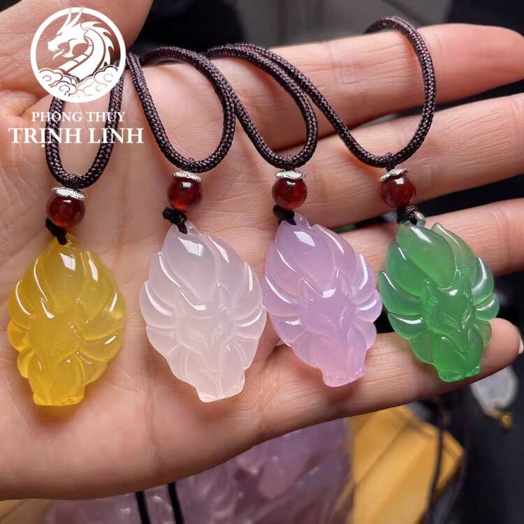 VÒNG CỔ HỒ LY CHÚA MÃ NÃO