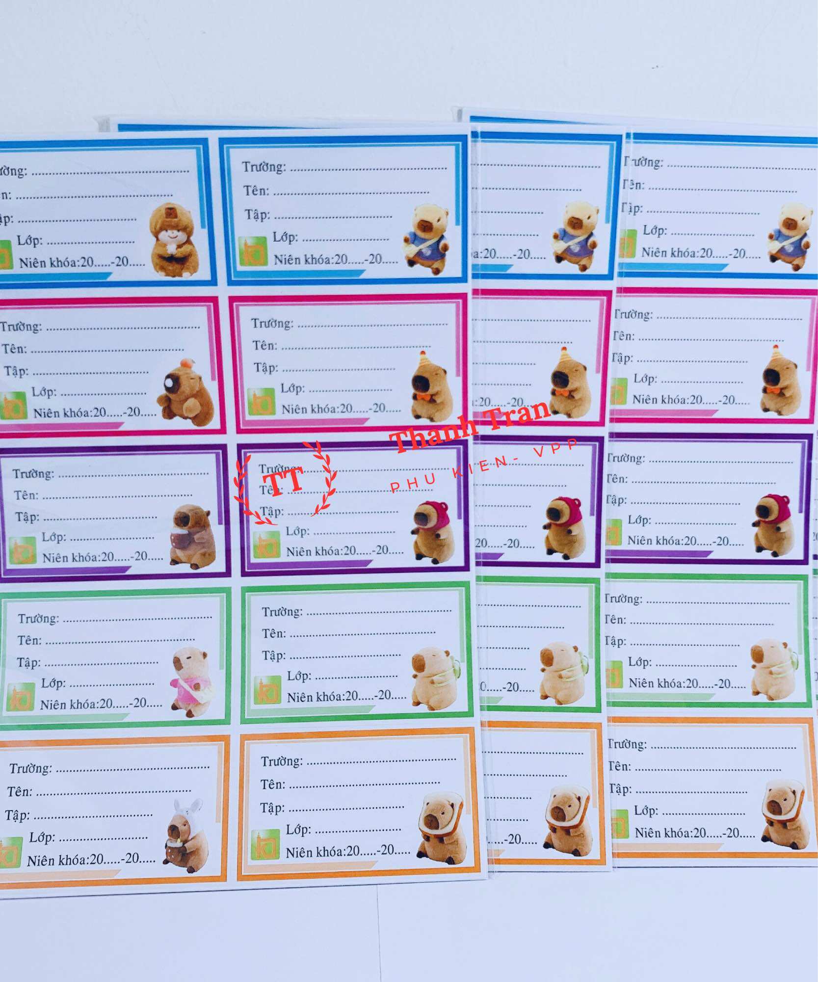 Combo 20 cái nhãn vở Capy Bara có keo dán
