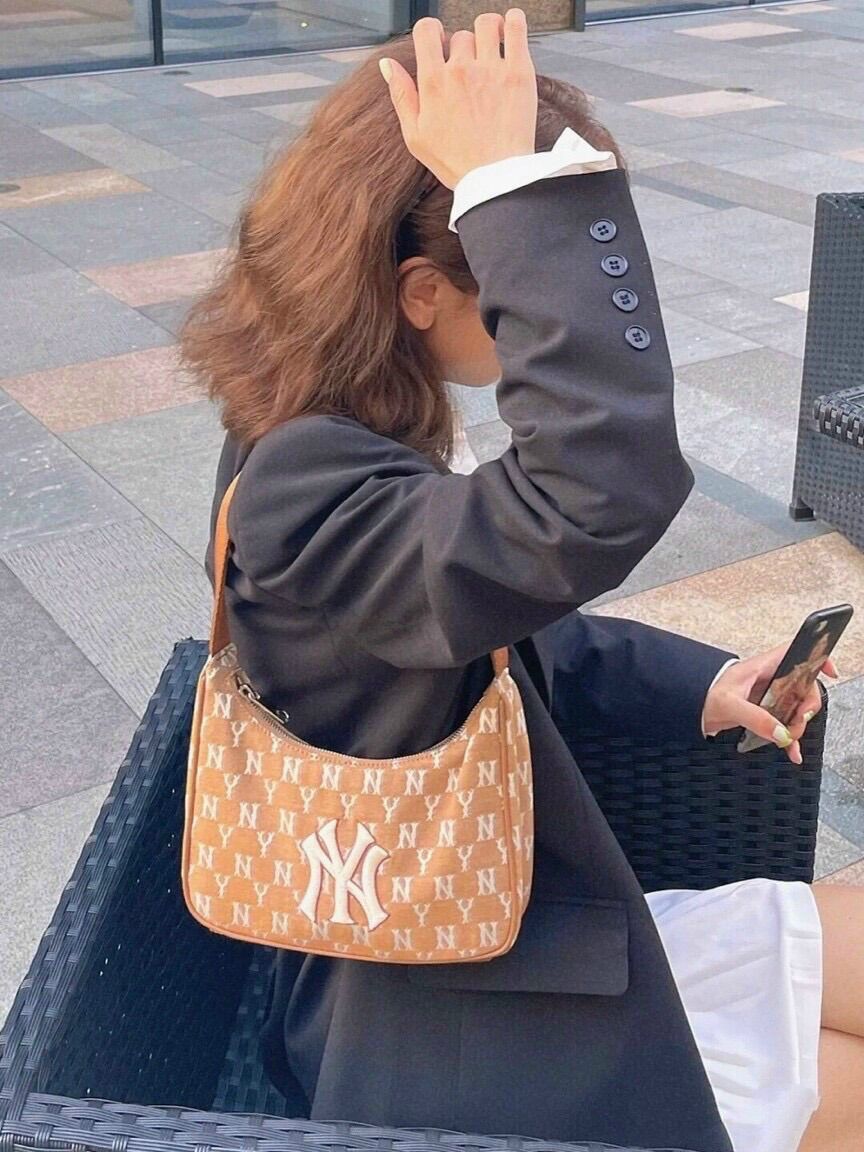 TÚI KẸP NÁCH DENIM MLB