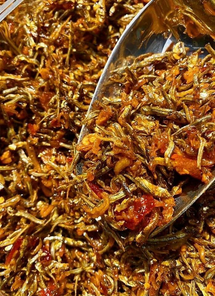 Cá cơm rim mắm ớt 500g, cá khô cơm rim tỏi ớt