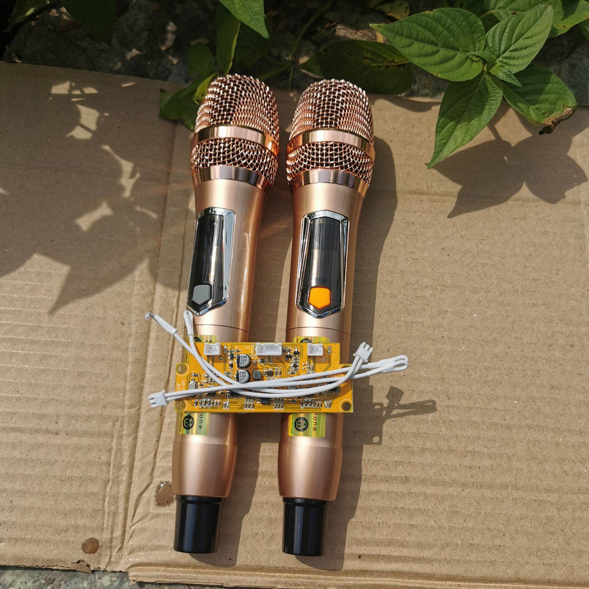 Micro loa kéo không dây UHF chống hú hát nhẹ micro karaoke tiết kiệm Pin