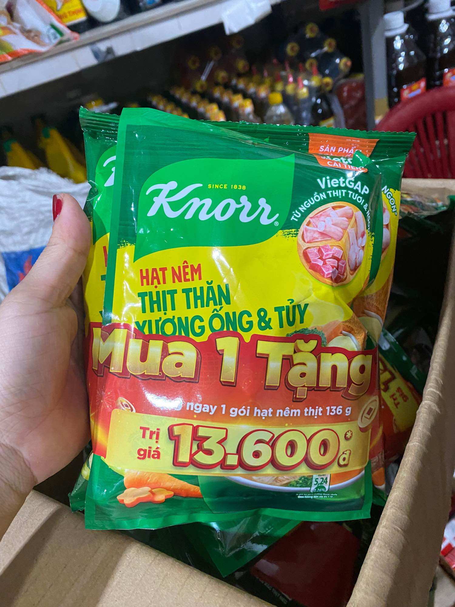 Hạt nêm KNORR thịt thăn xương ống và tuỷ . Gói 400 tặng ngay gói 136 g