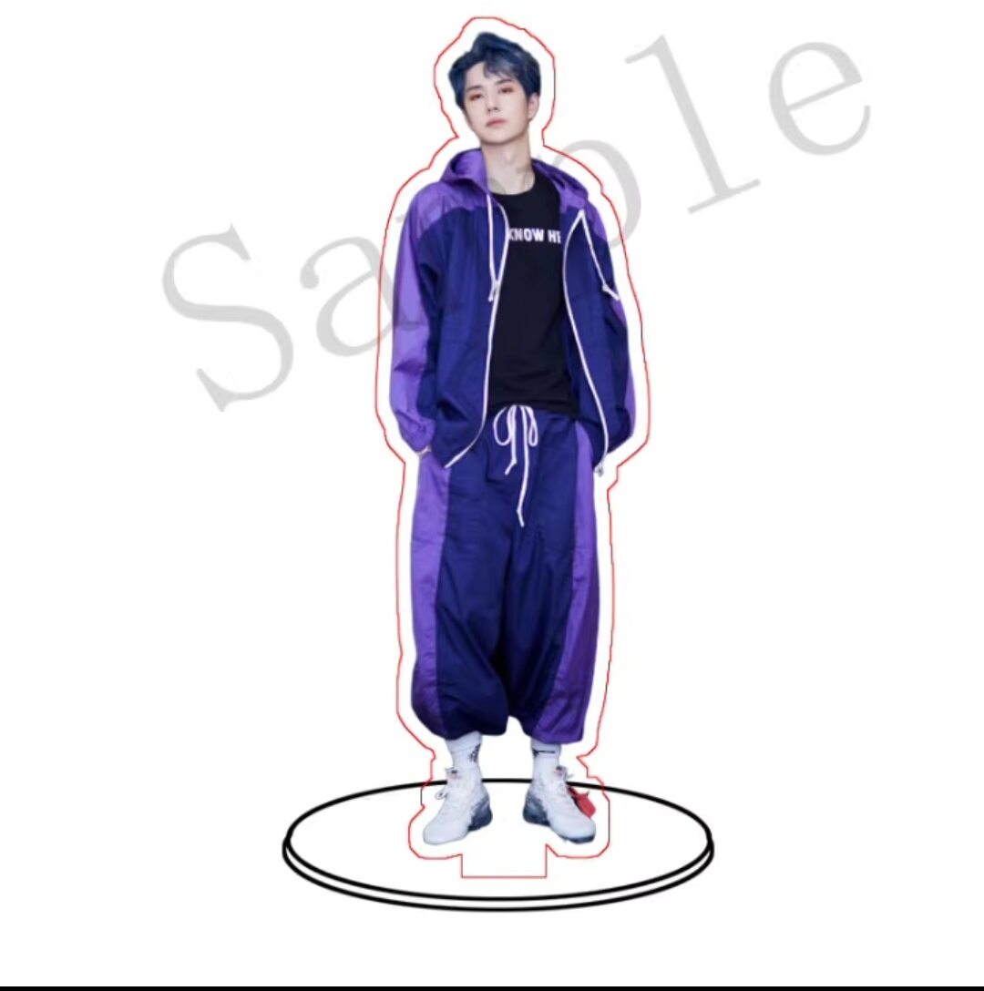 Standee mica Vương Nhất Bác 15cm