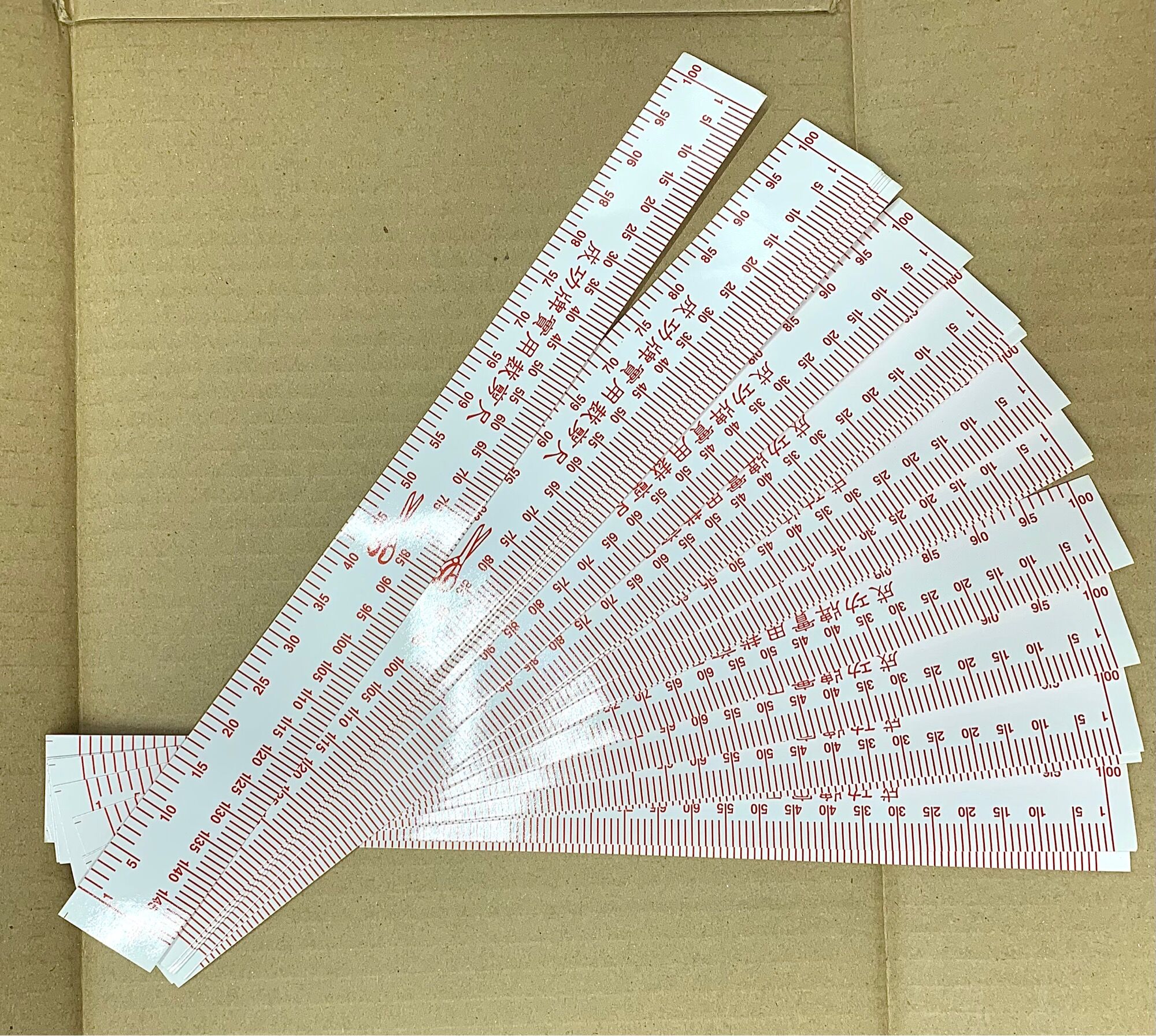 Thước giấy đo tỷ lệ.
