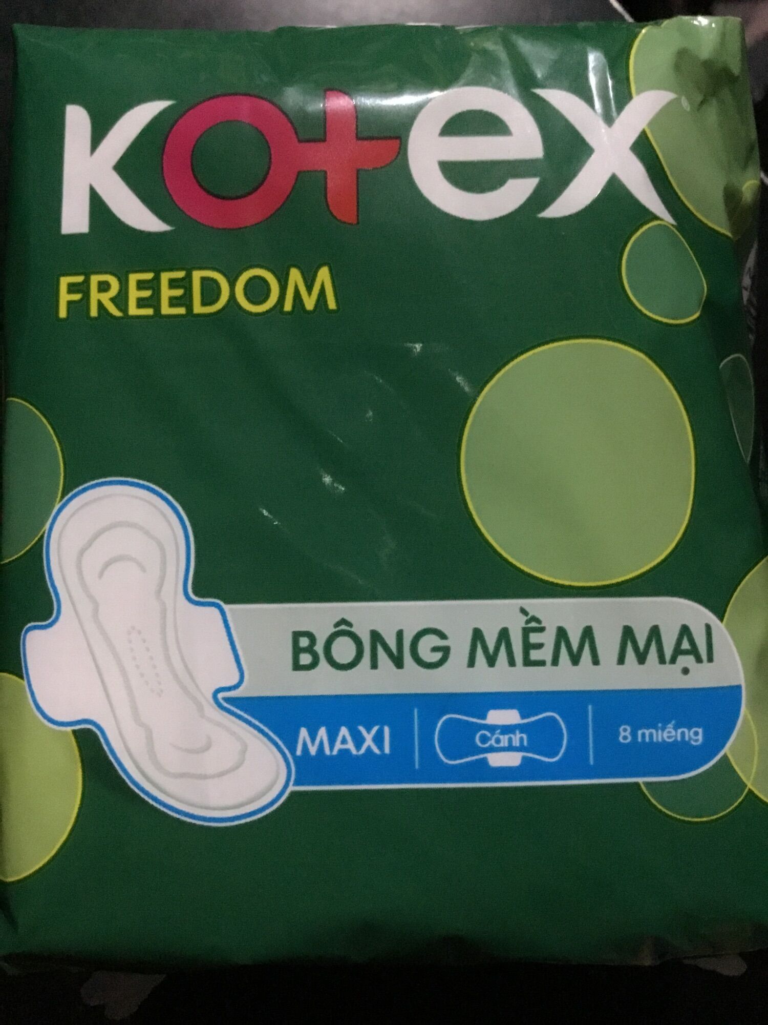1 gói kotex freedom maxi cánh- mỗi gói 8 miếng- hsd luôn mới