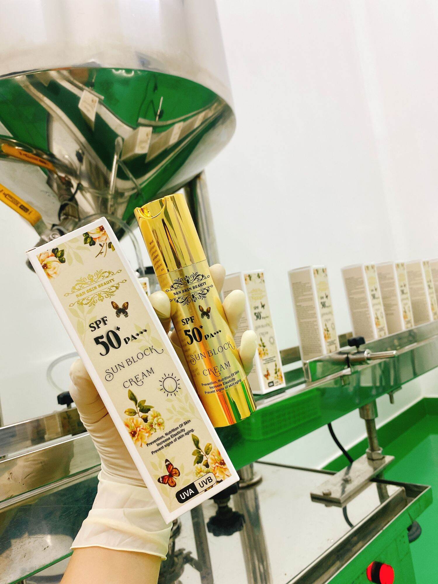 LEM CHỐNG NẮNG CẤP ẨM BỔ SUNG COLLAGEN