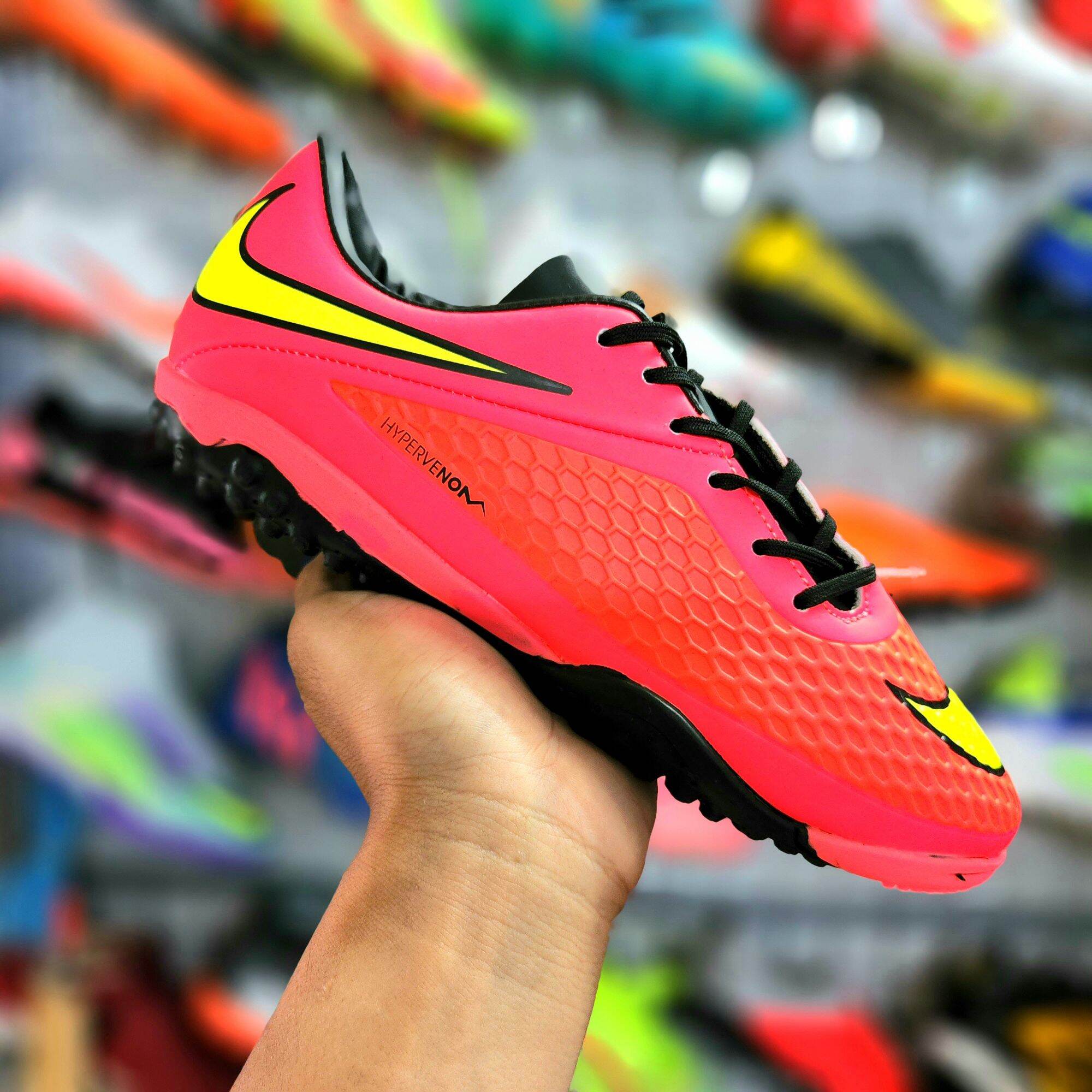 Giày Bóng Đá HyperVenom TF - Phù hợp sân cỏ nhân tạo