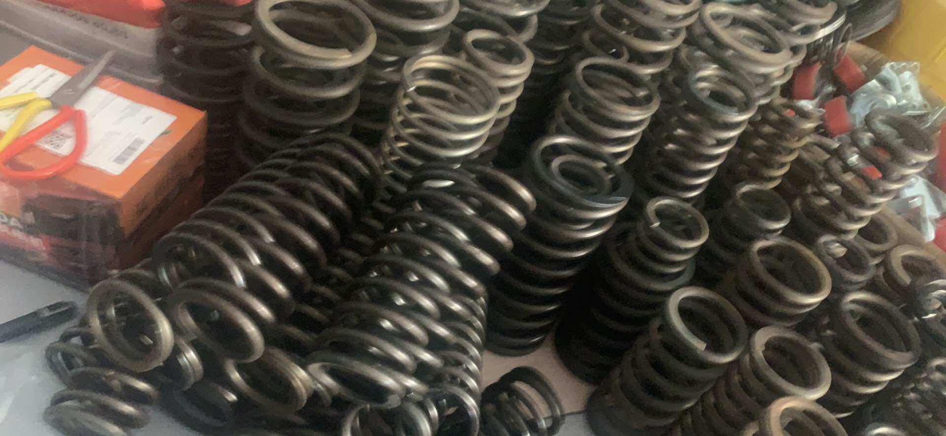 Lò xo nén phi 20 (ngoài 20mm sợi 2mm ;3mm dài 70mm)👋🏼👋🏼👋🏼
