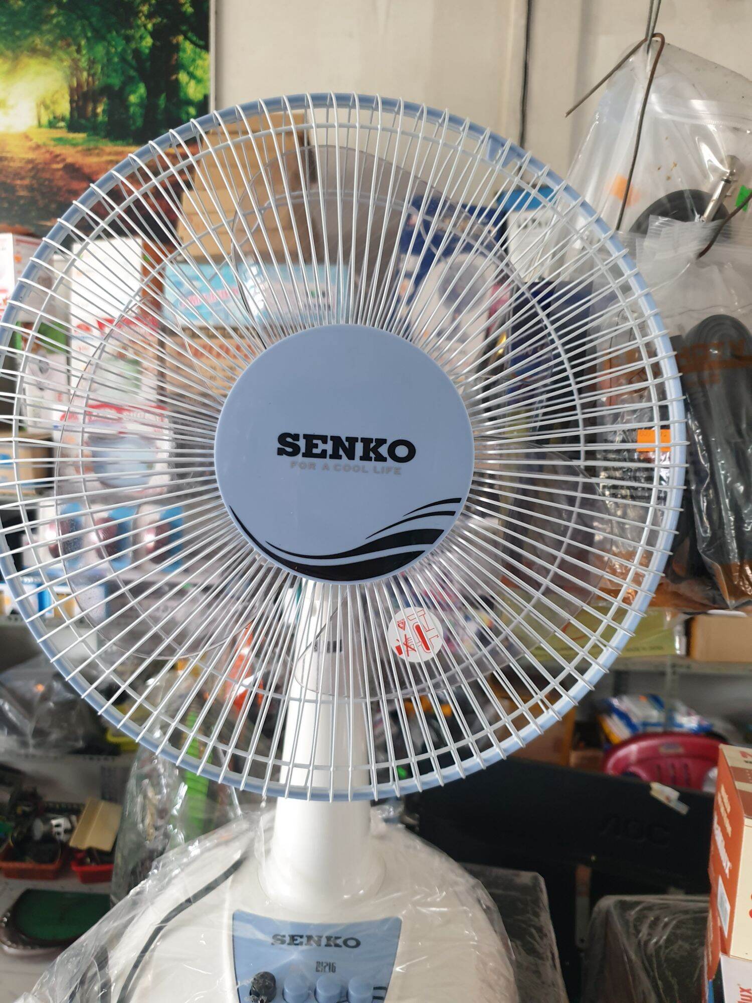 Quạt Bàn đứng B1216 .SENKO
