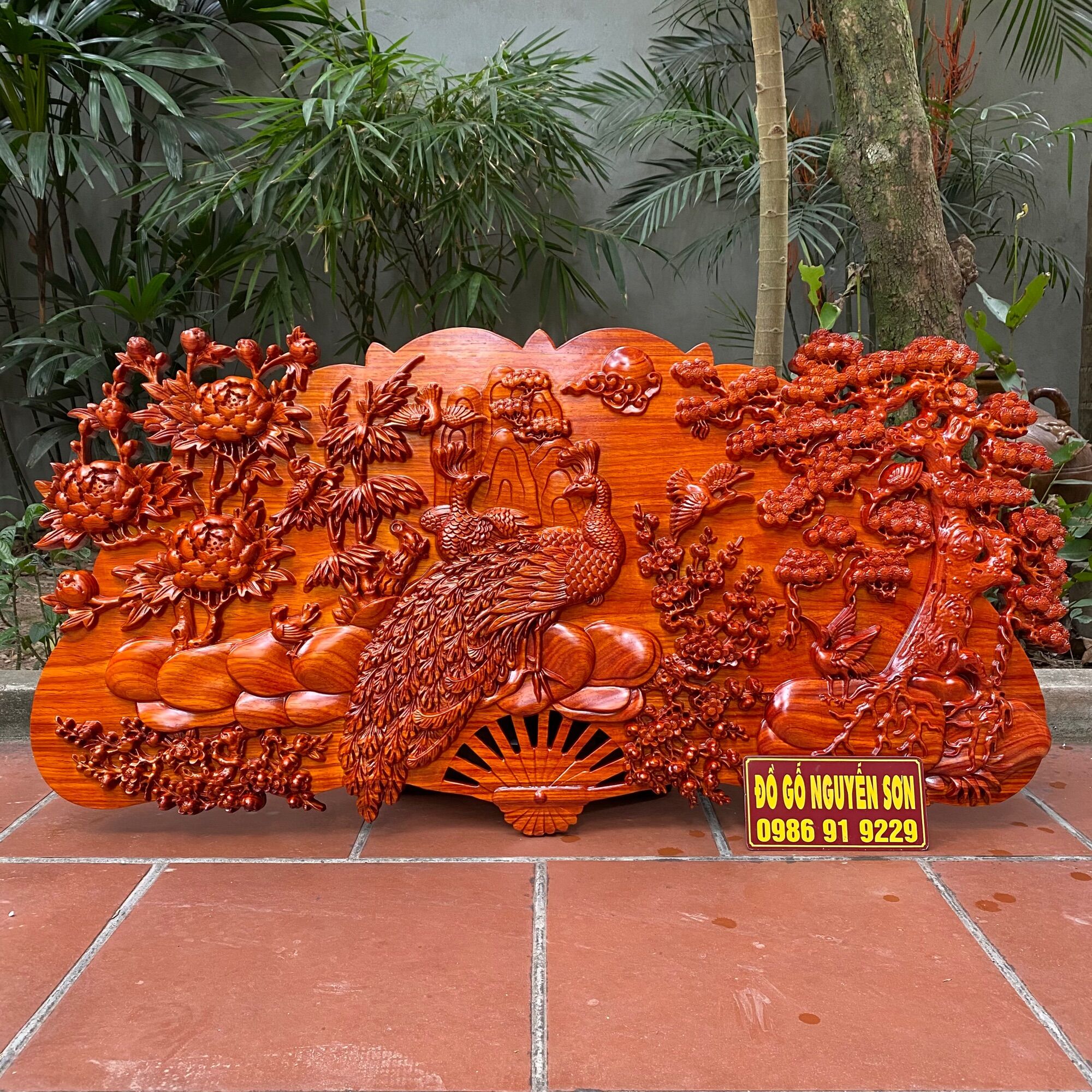 Tranh quạt gỗ phu thê sơn pu cao cấp treo phòng khách đẹp suất sắc