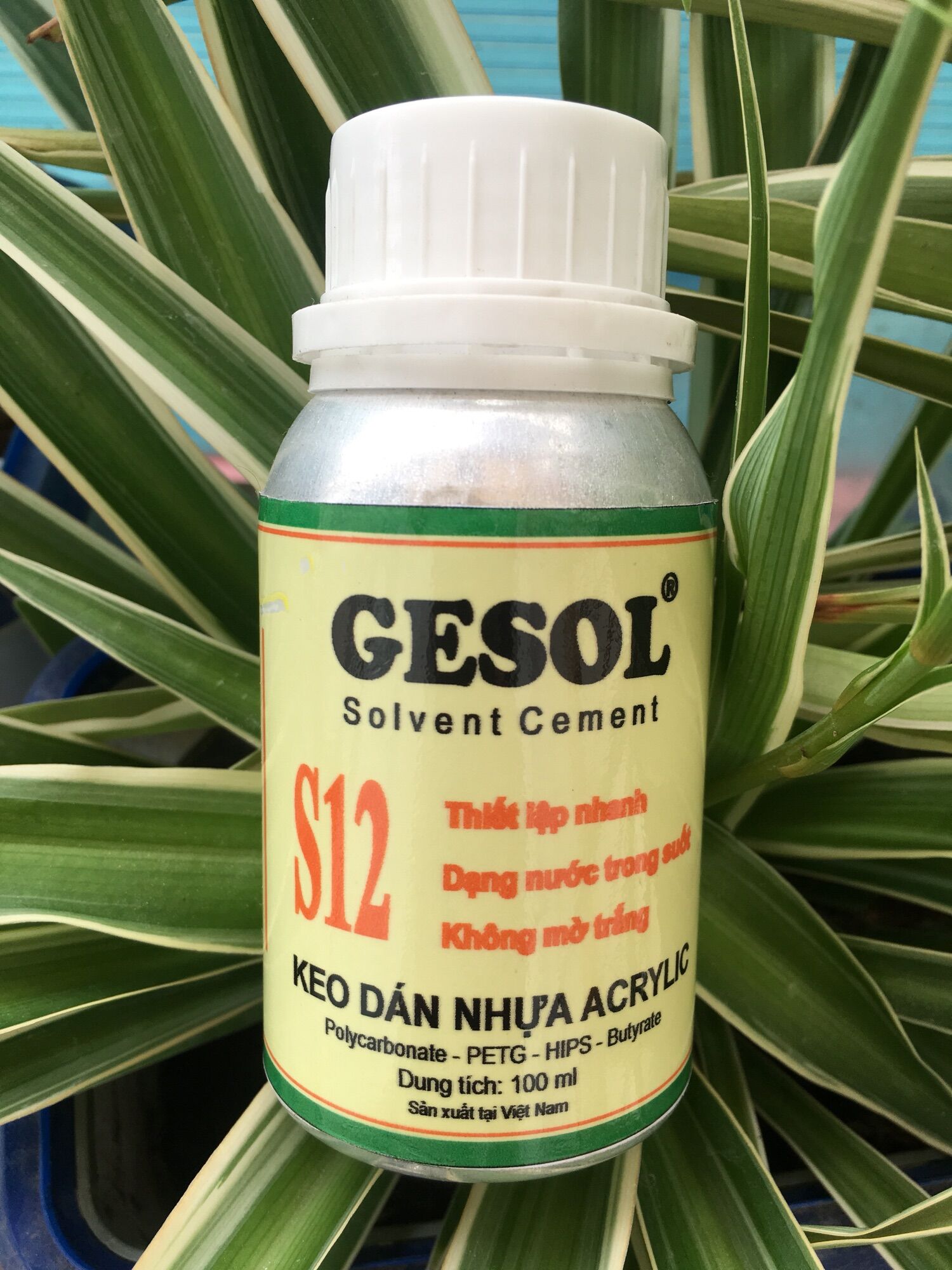 Keo dán mica trong, không khói, khô nhanh, lọ nhôm 100ml