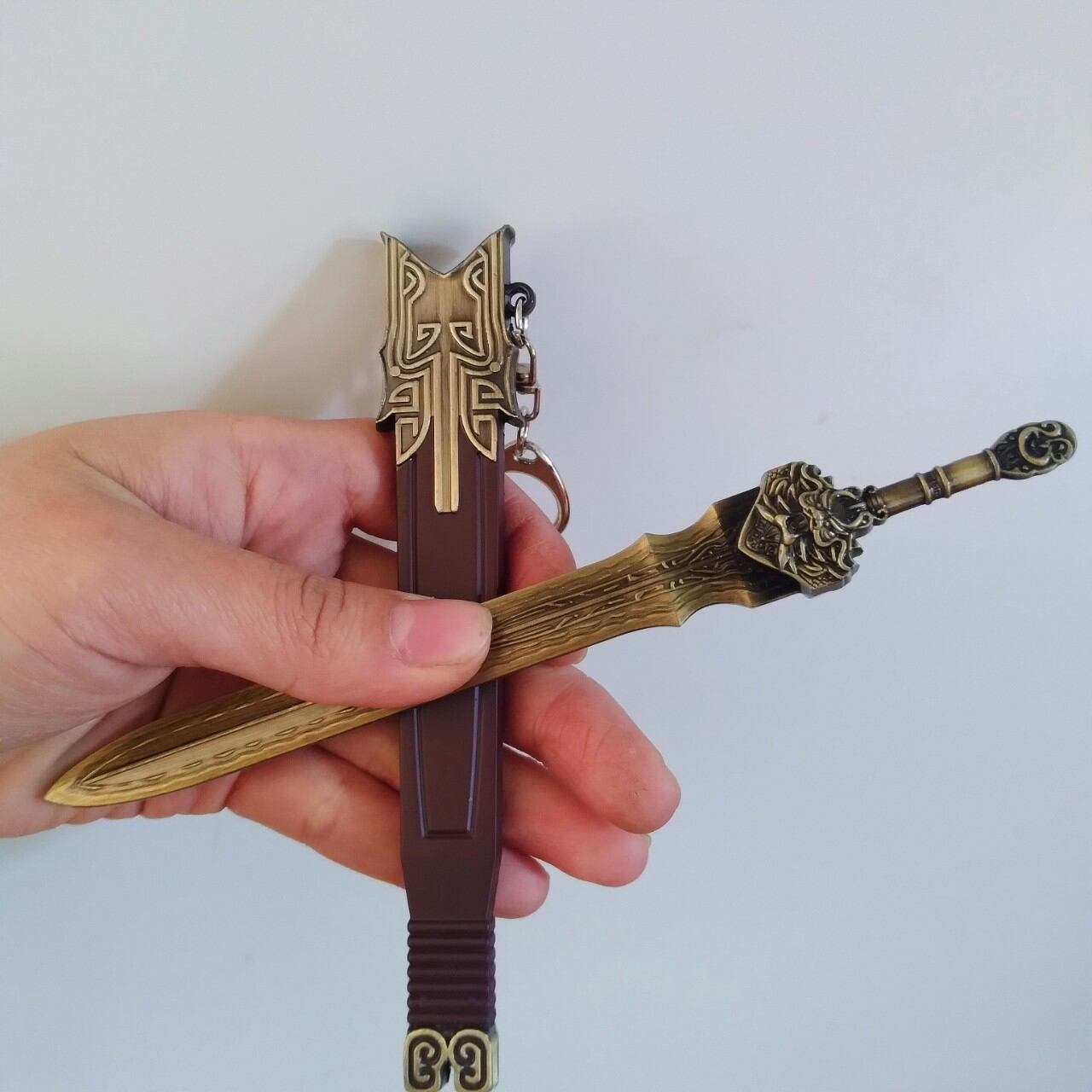 Mô Hình Long Uyên Kiếm 22cm.