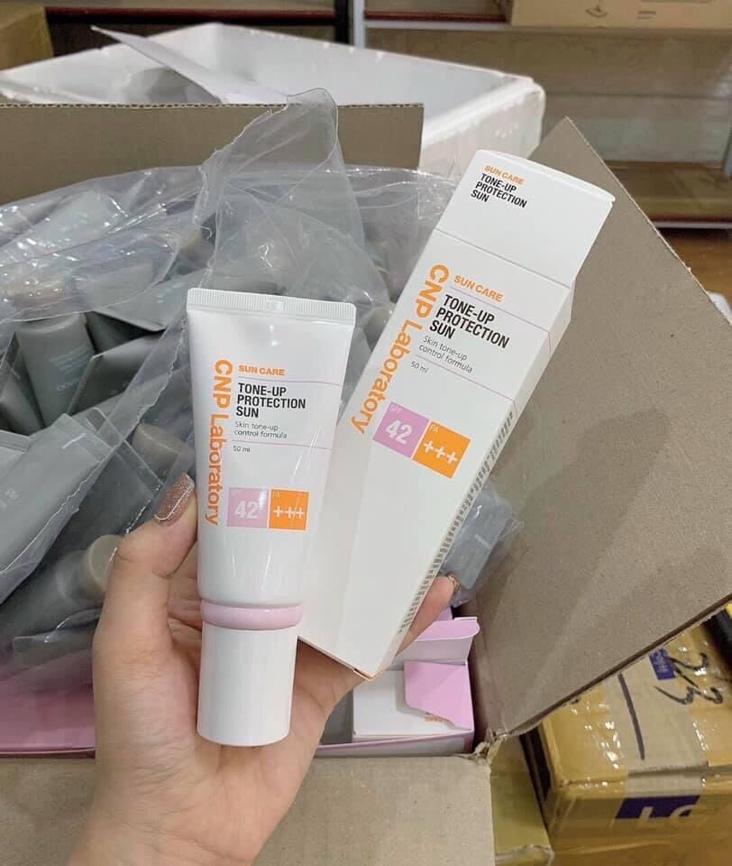 Kem chống nắng nâng tông cnp laboratory tone up 50ml spf42/pa+++