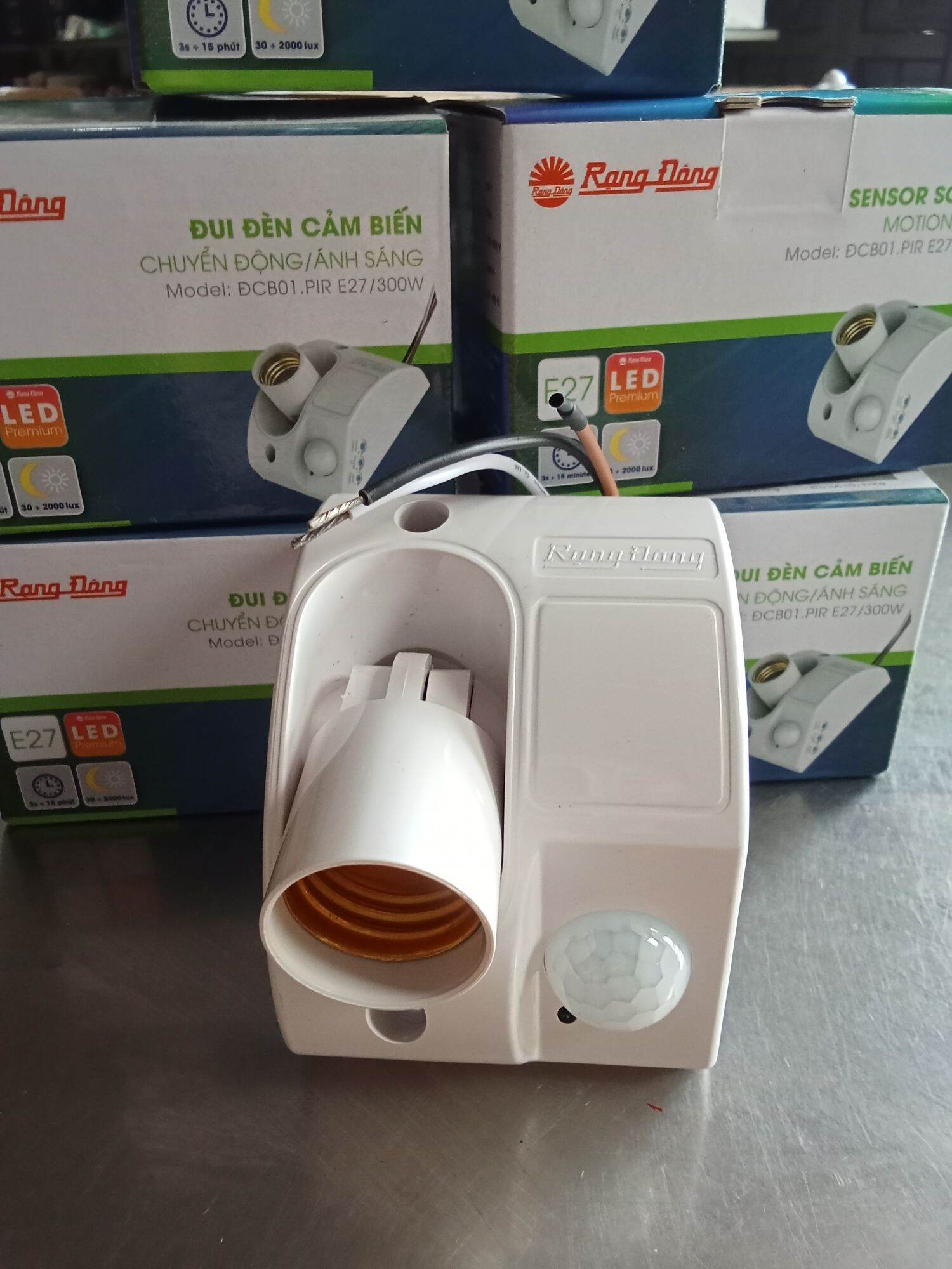 Đui đèn cảm biến rạng đông chính hãng
