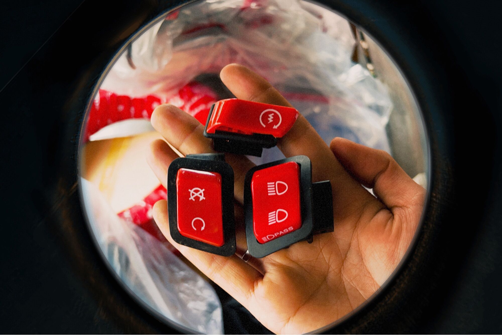 Bộ nút công tắc đỏ honda : sh, vario, ab, lead, vision, future 125, wave s110 ,wave rsx..