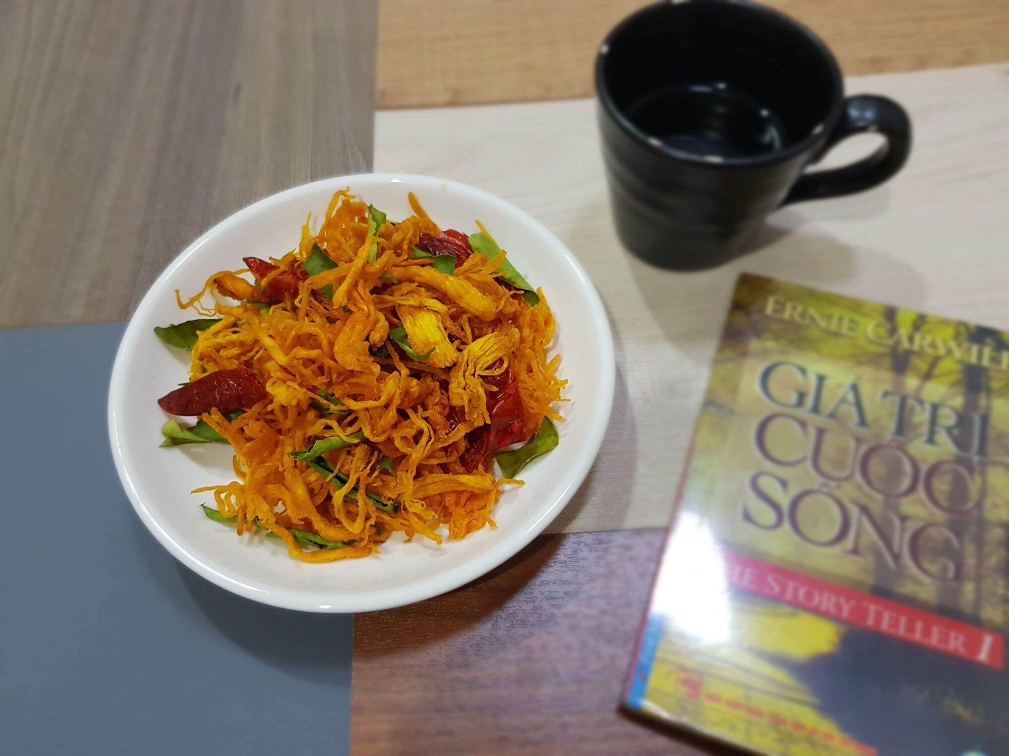 Khô gà lá chanh gia truyền - hủ 500 gram