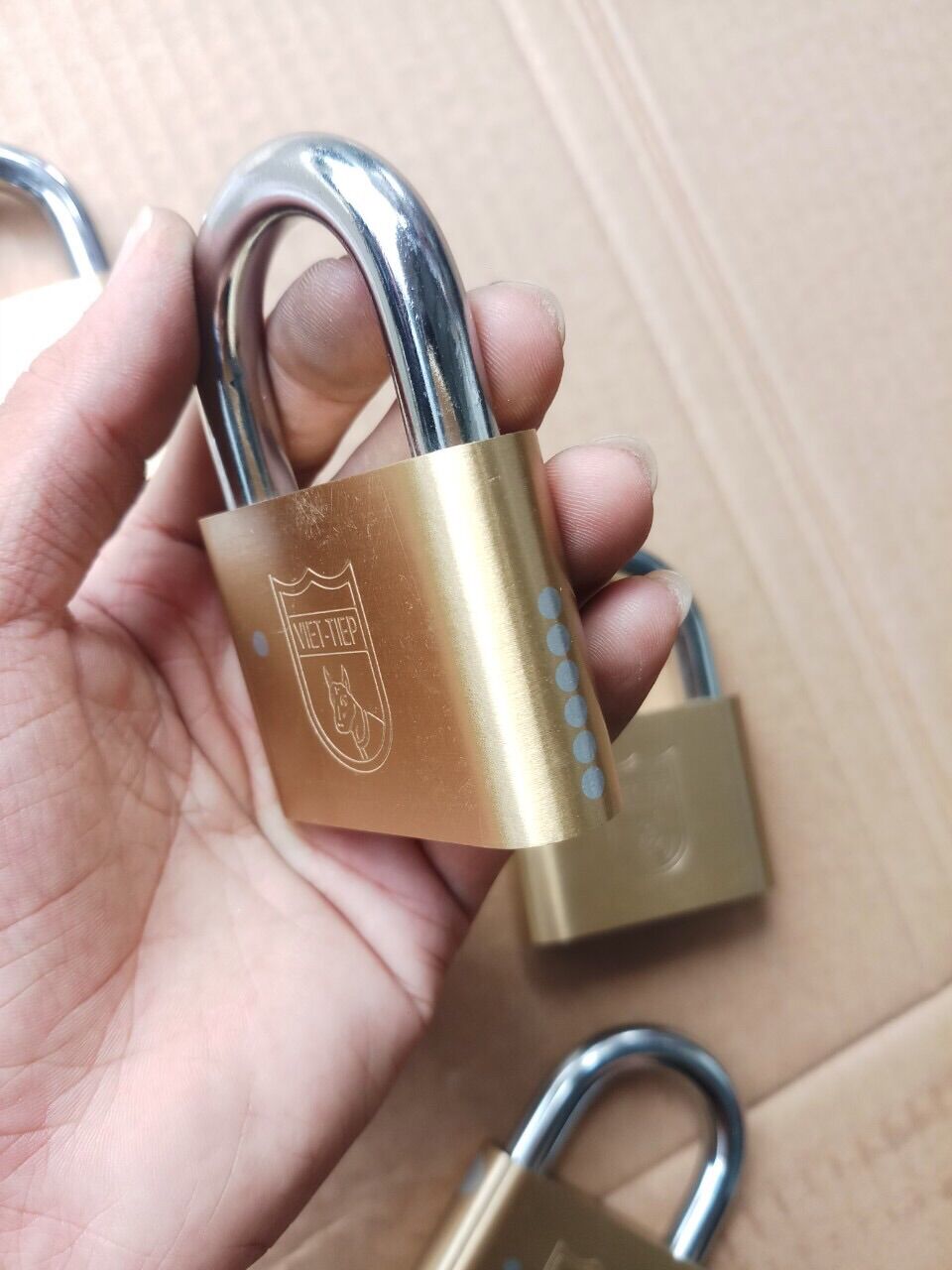 Combo 3 ổ khoá việt tiệp dùng chung 1 chìa ( loại 5 phân khoá bấm )