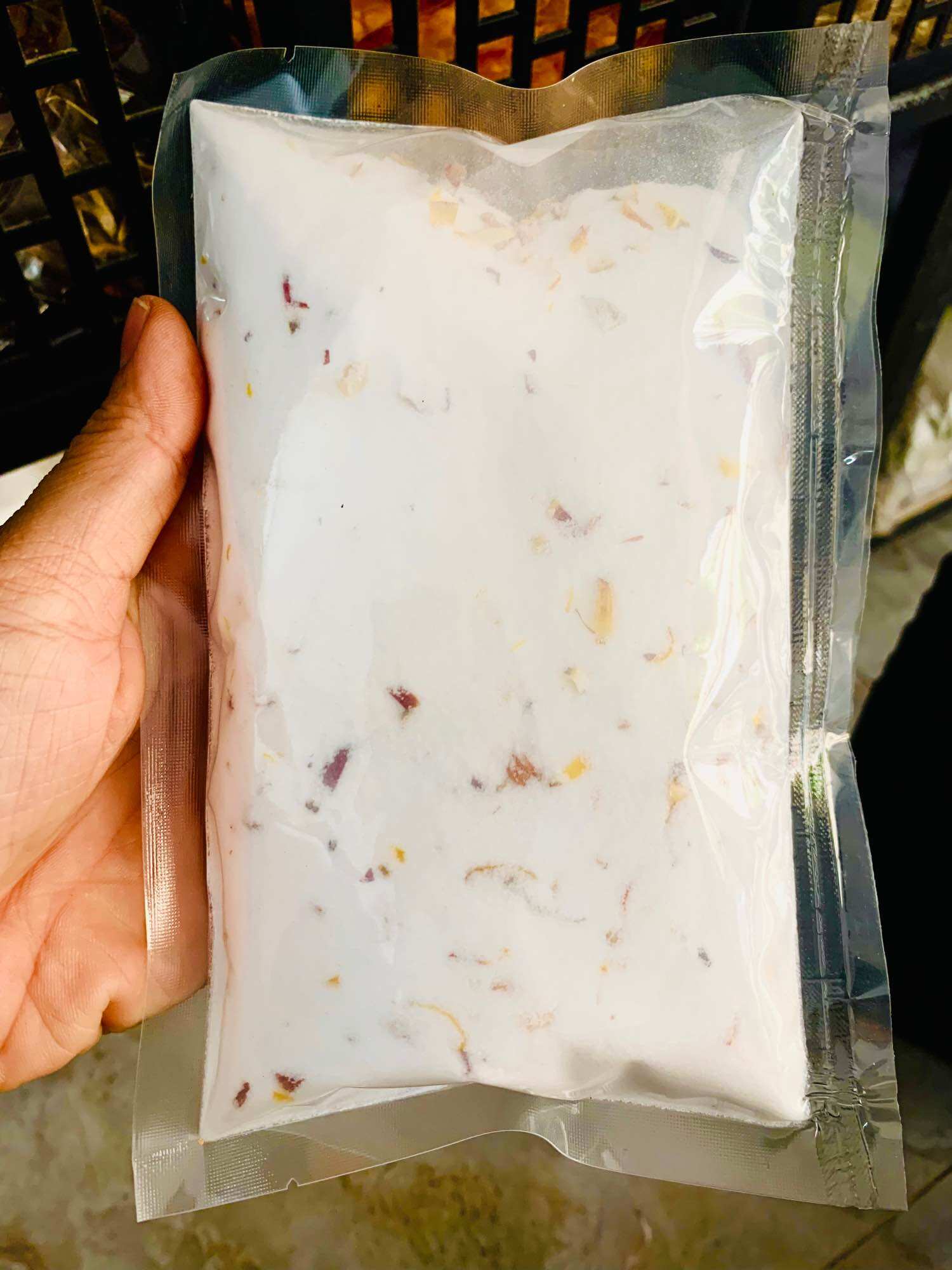 Cát tắm mix hoa cho hamster gói 500g
