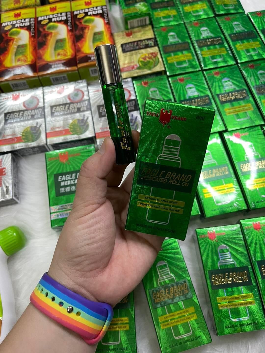 Dầu lăn con Ó xanh Eagle brand 8ml