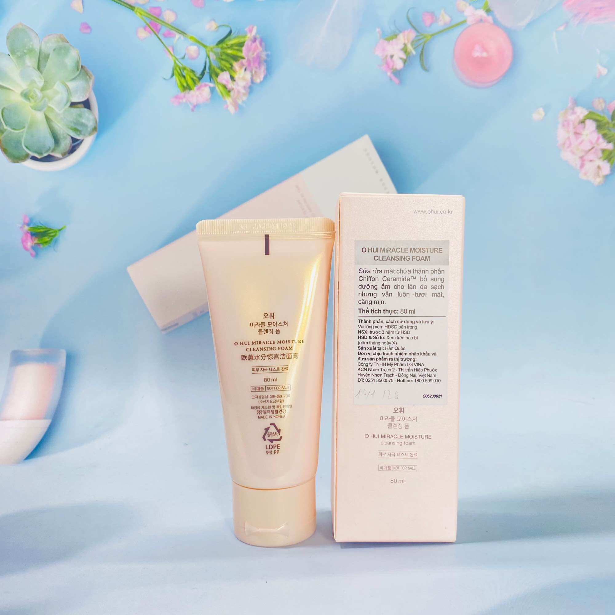 Sữa rửa mặt Ohui Miracle Moisture Cleansing Foam 80ml