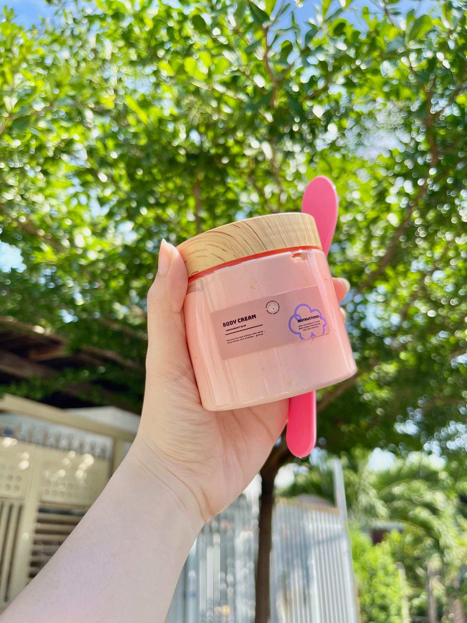 Kem dưỡng trắng da