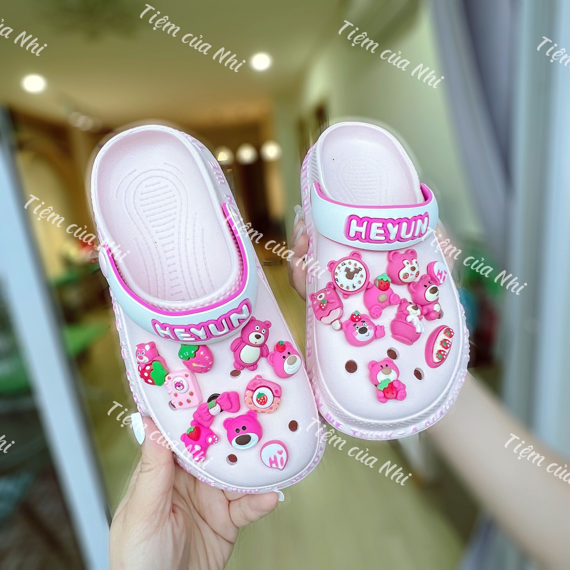 SET 20 CHARM GẤU DÂU LOTSO GẮN DÉP