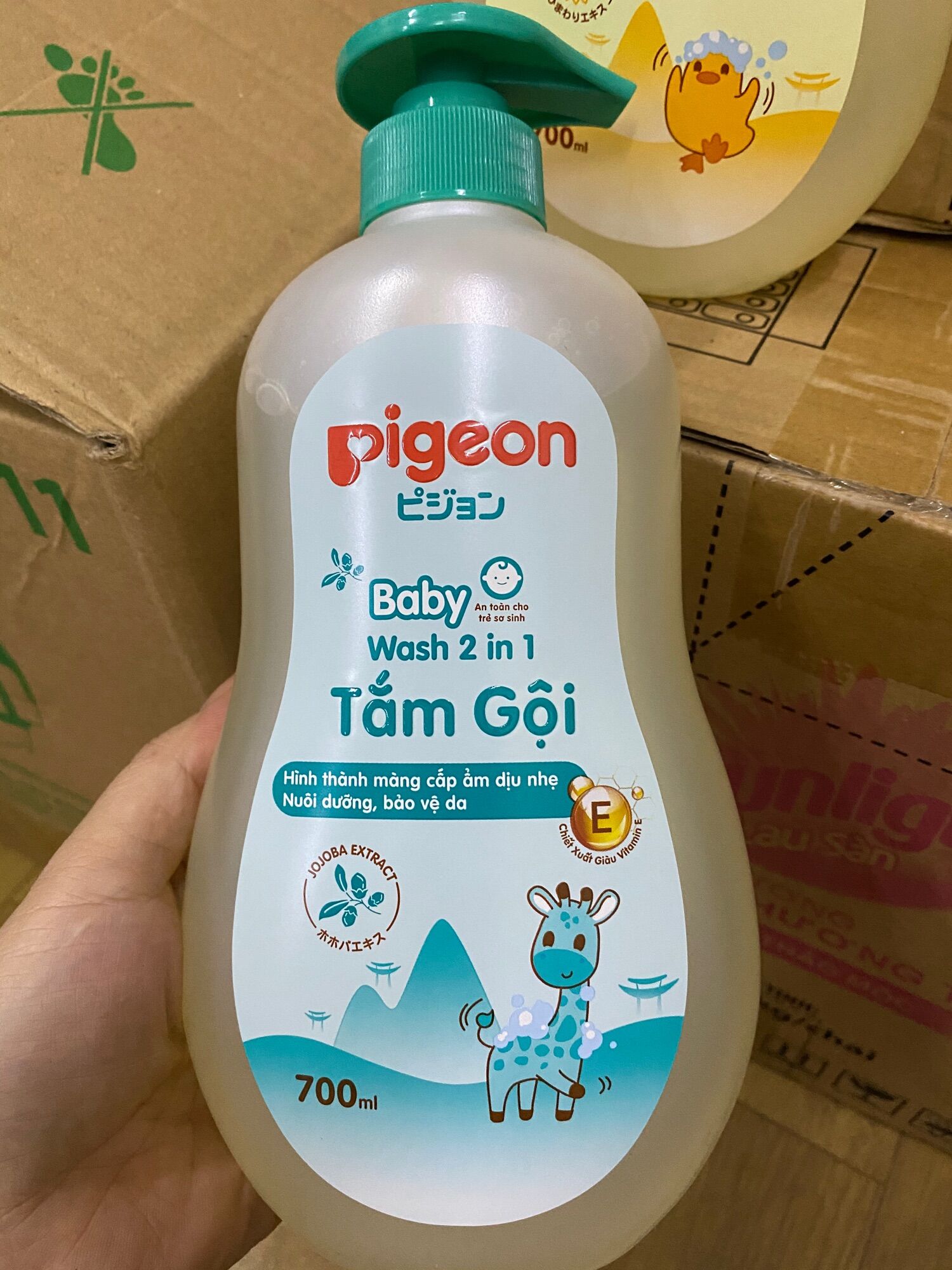 Sữa tắm gội Pigeon 2 in 1 ( 700ml )