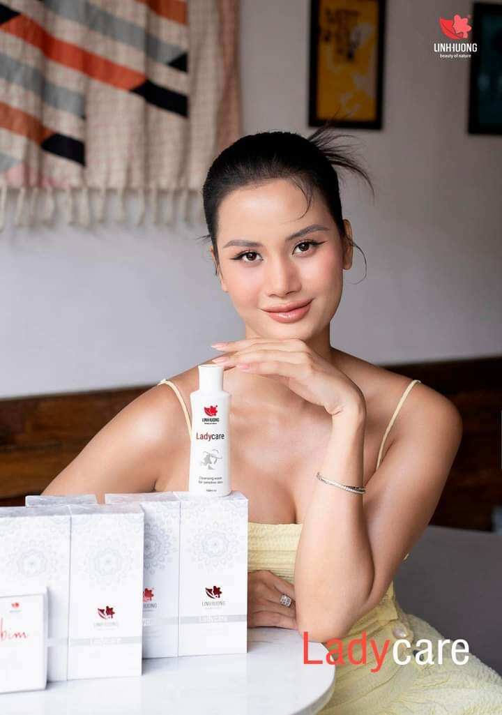 Dung dịch vệ sinh Ladycare Linh Hương