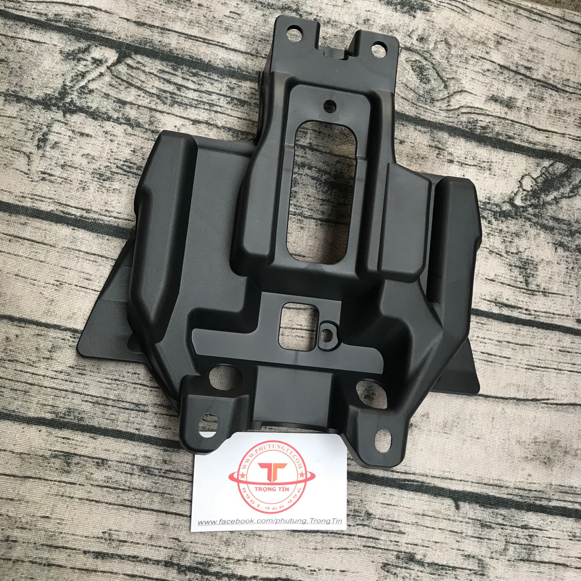 Nhựa bợ đầu đèn suzuki raider satria Fi