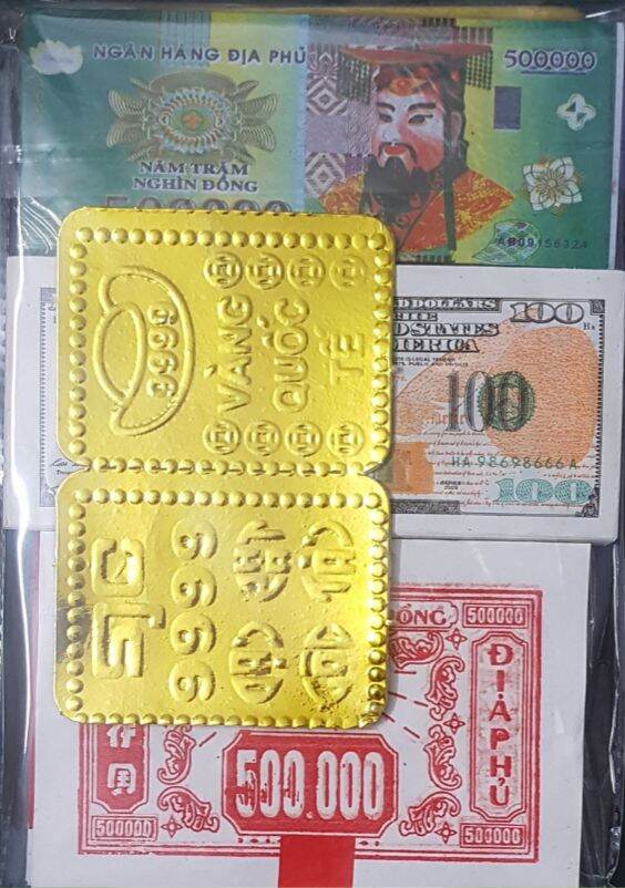 5 tập lễ gia tiên ( 1 tập = 10 lễ tiền vàng ) đóng túi.