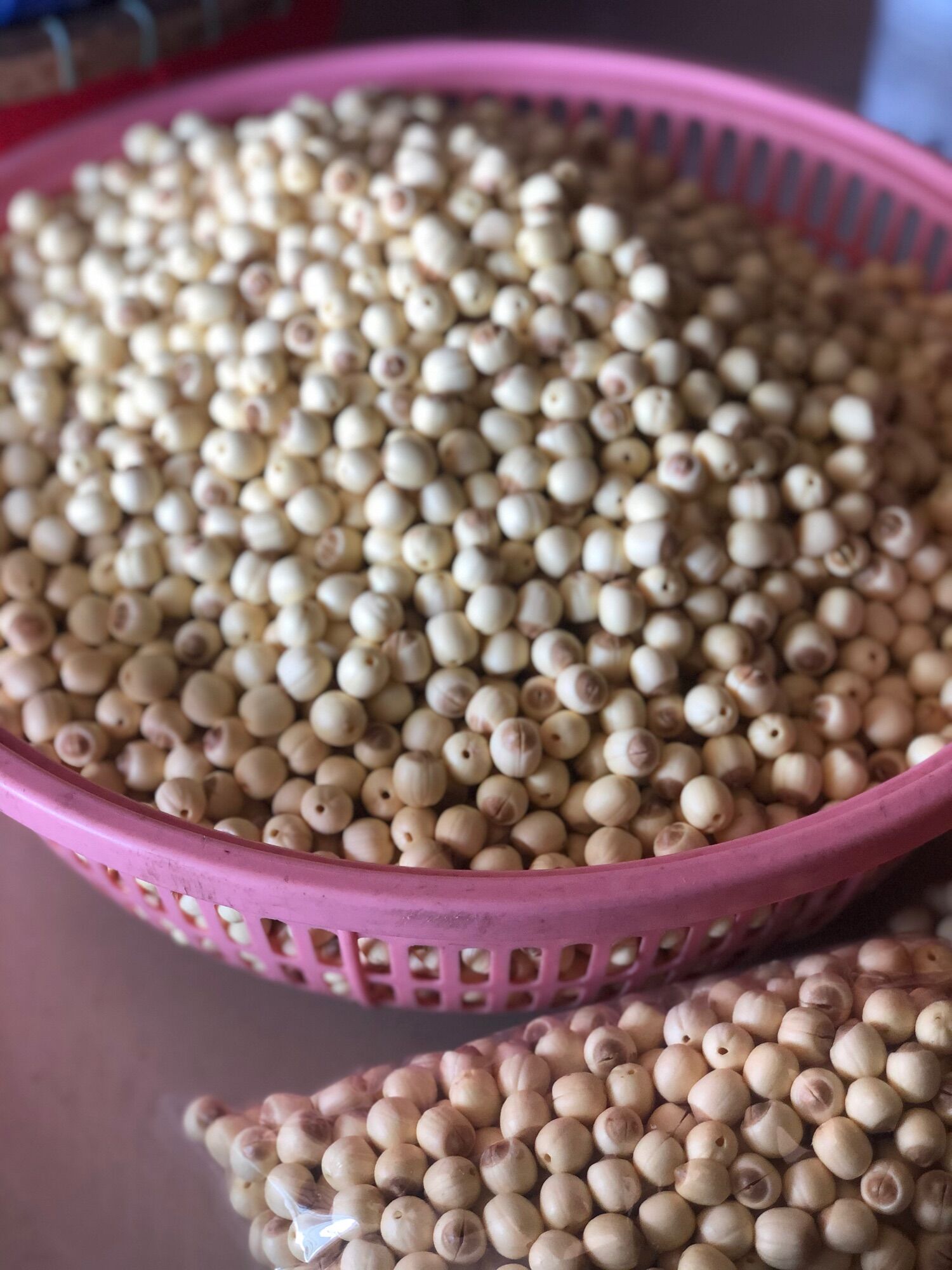 500gr sen tươi Quảng Nam nhà làm ( hạt bở, bùi, hạt tròn)