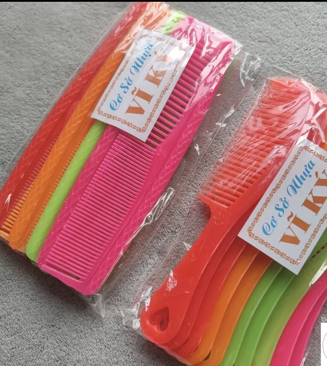 Sỉ _ 100 Lược Chải Tóc Vĩ Ký Nhiều màu (Dài 19cm)