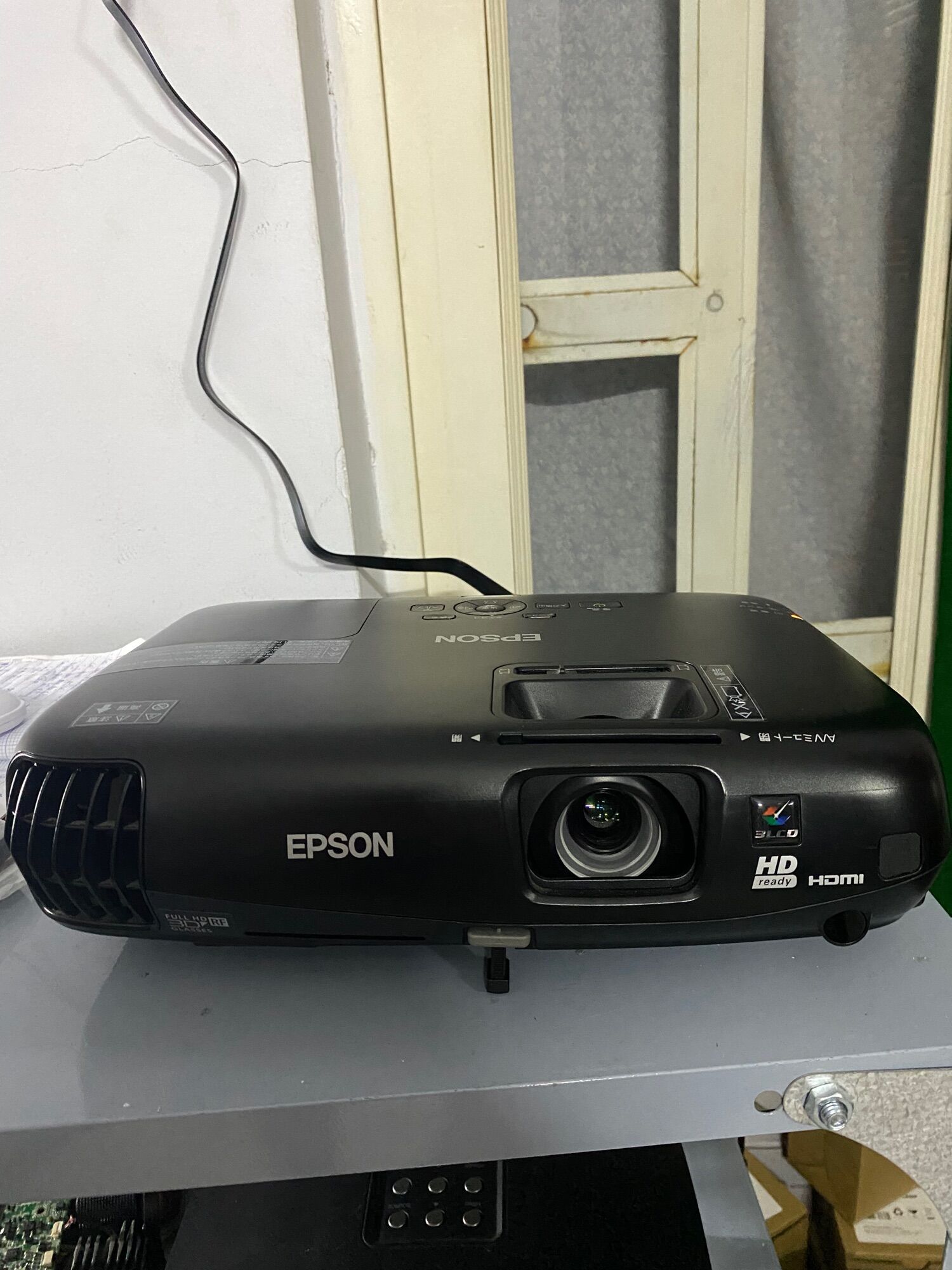 Máy chiếu Nhật Epson EH-TW510 mới 99%