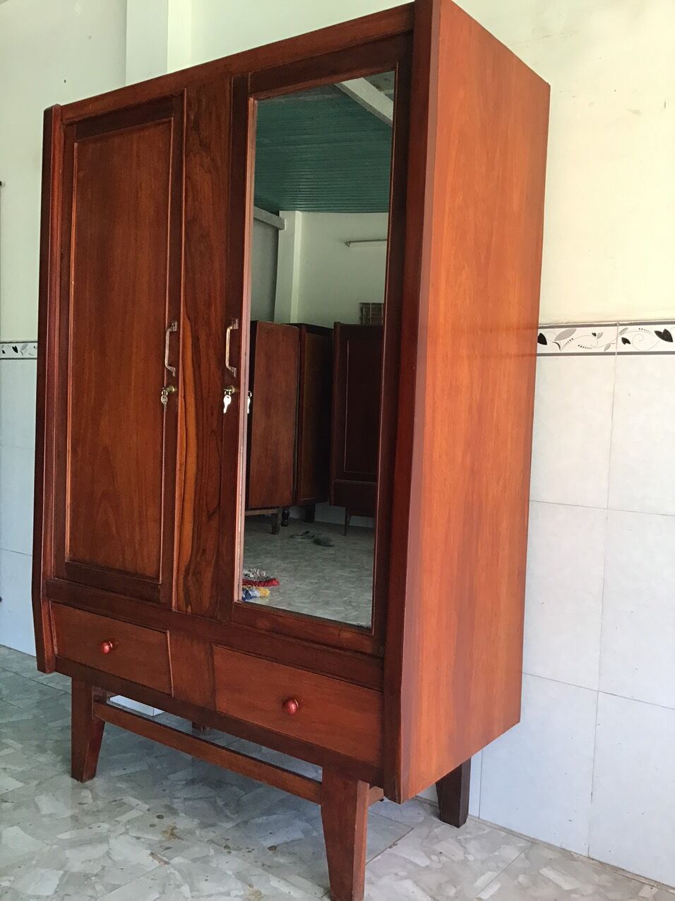 TỦ ÁO CẨM, GÕ TẠI CHDG TÍN PHÁT