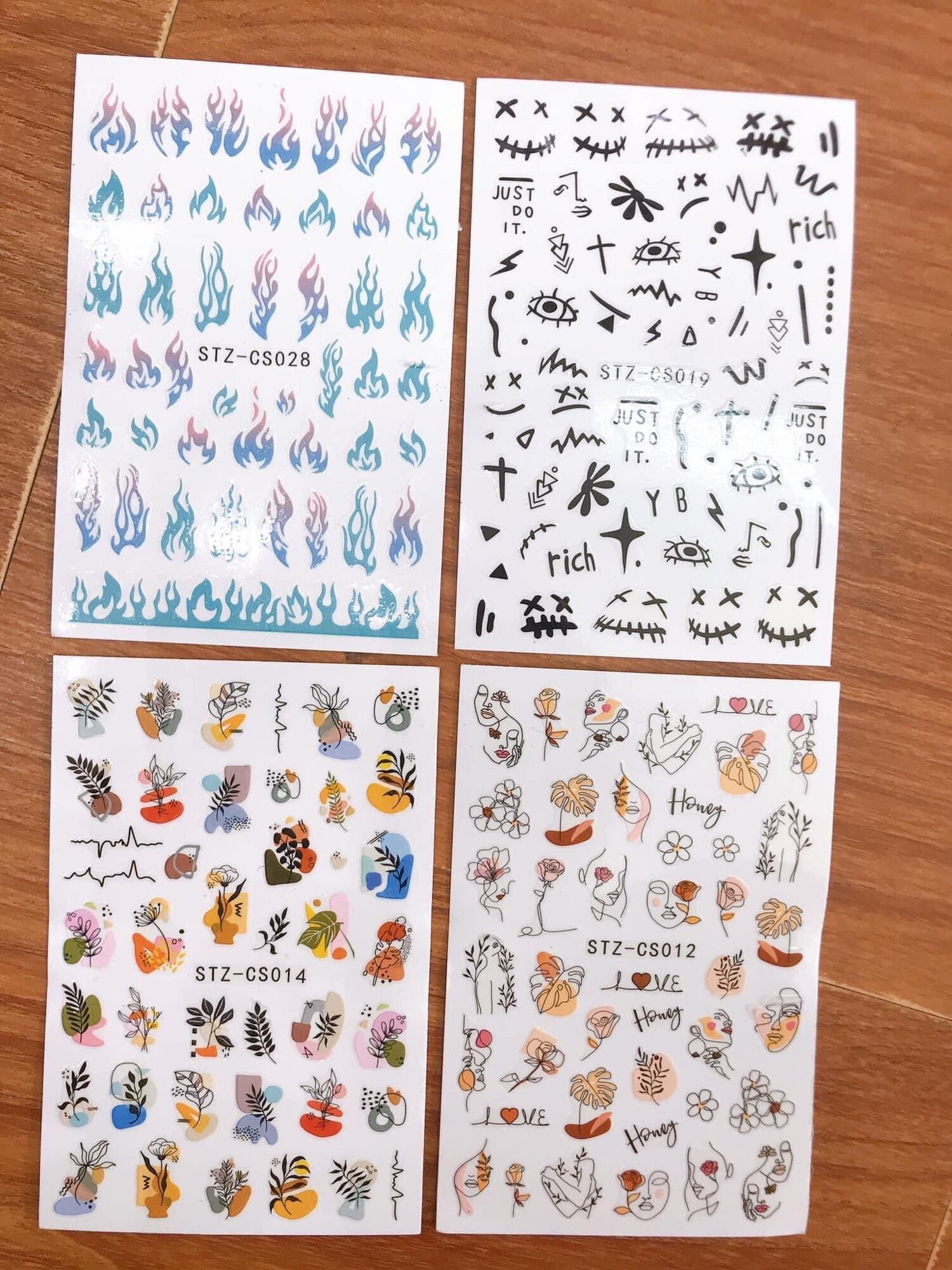 Sticker dán móng đủ màu sắc