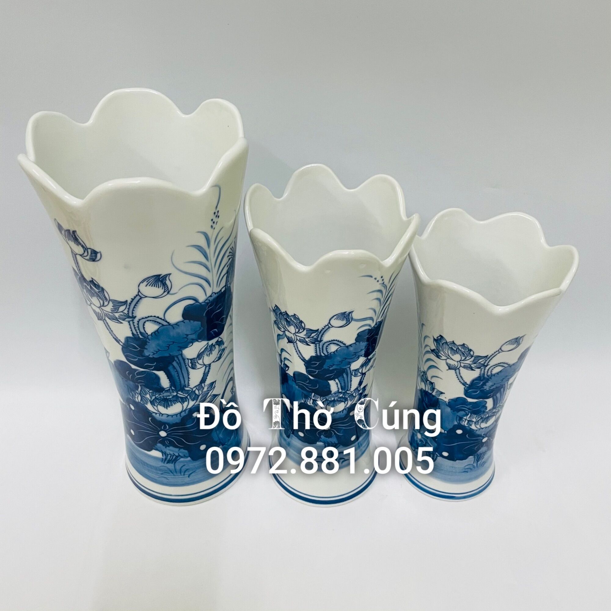 Lọ ly vẽ sen cắm hoa