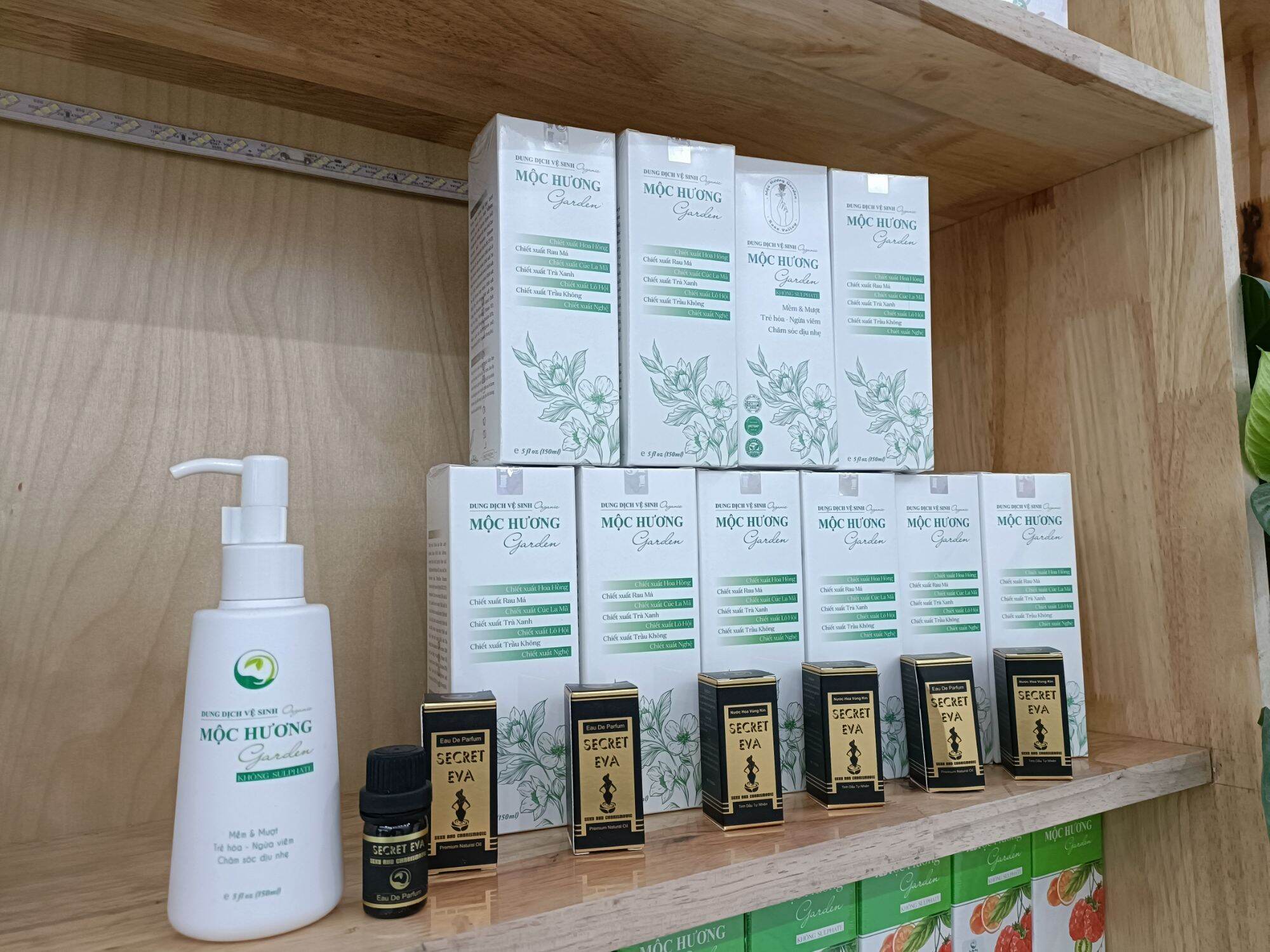 Dung dịch vệ sinh Mộc Hương Garden ( tặng kèm nước hoa)