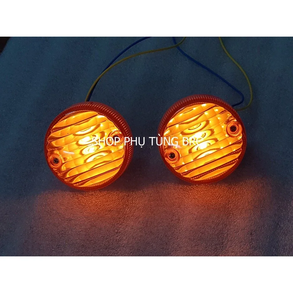Cặp xi nhan trước xe CUB đời mới .