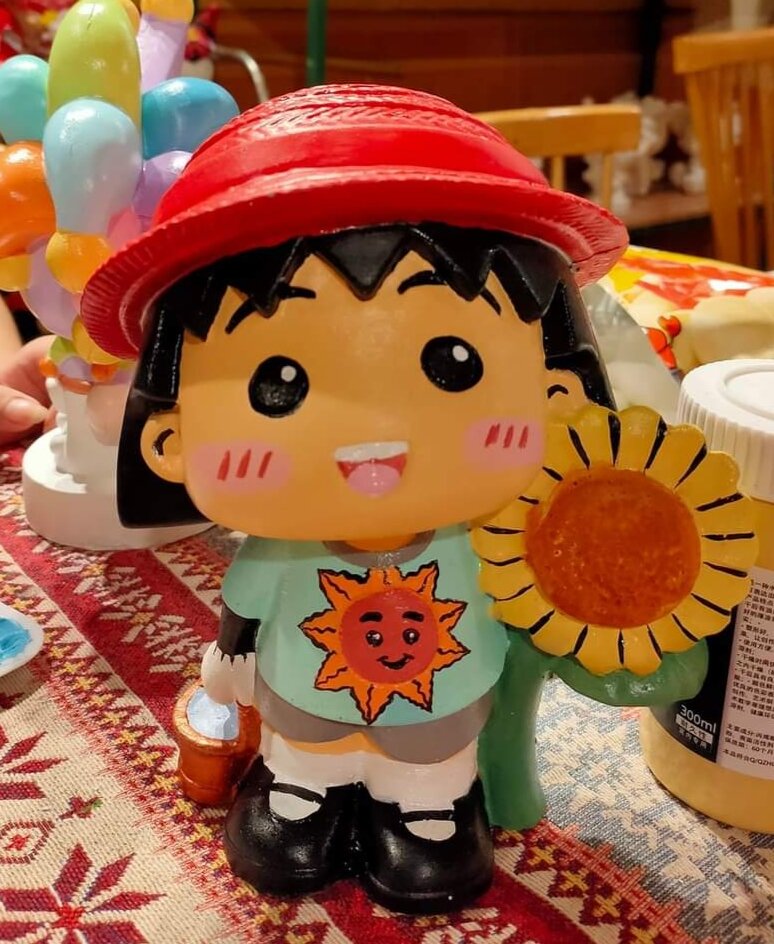Tượng thạch cao tô màu maruko size đại ( kèm dây màu + cọ )