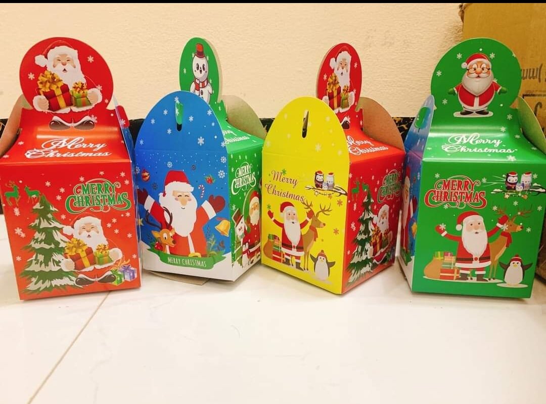 sét quà tặng Noen( 1 hộp + 1 đồng hồ sáng)