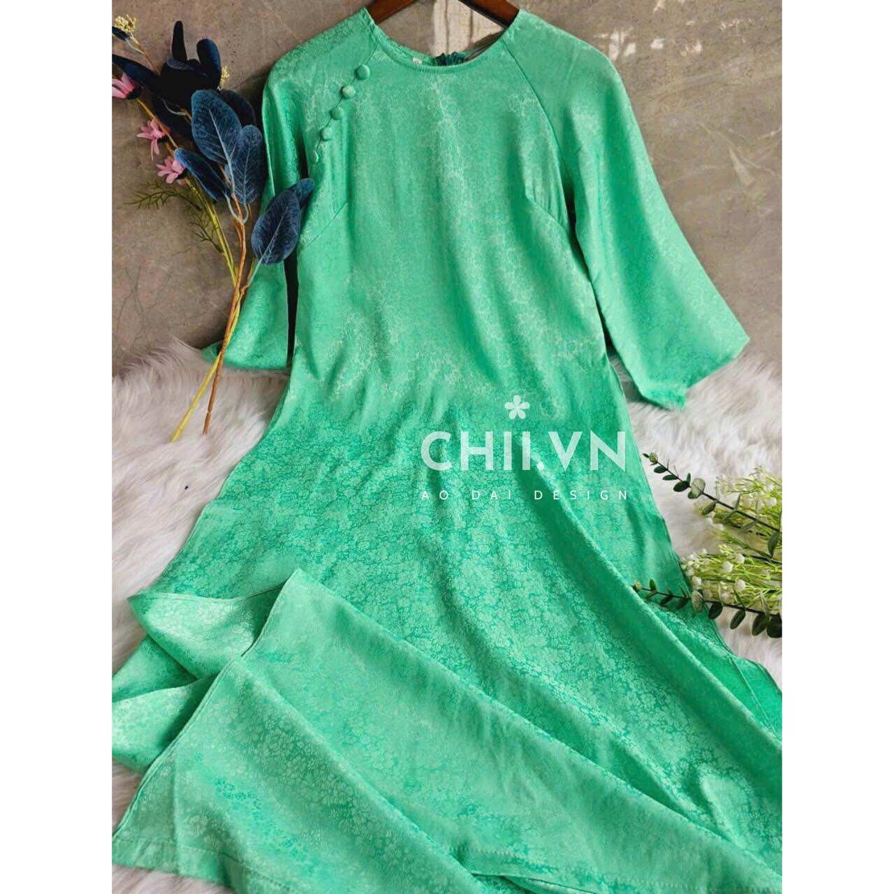 Áo Dài Cách Tân Dáng Suông Cổ Tròn Gấm Tơ