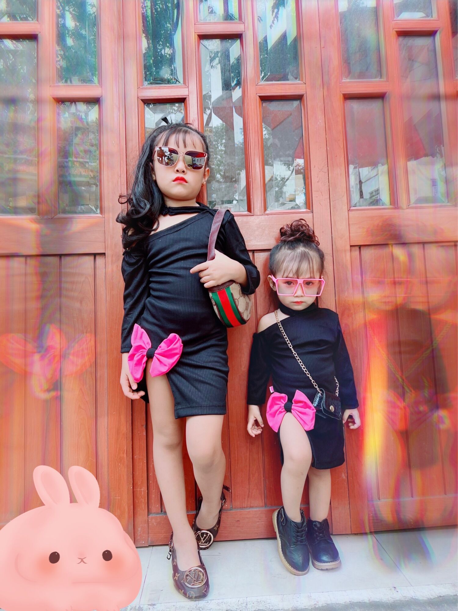 Đầm body xẻ tà phối nơ cho bé gái