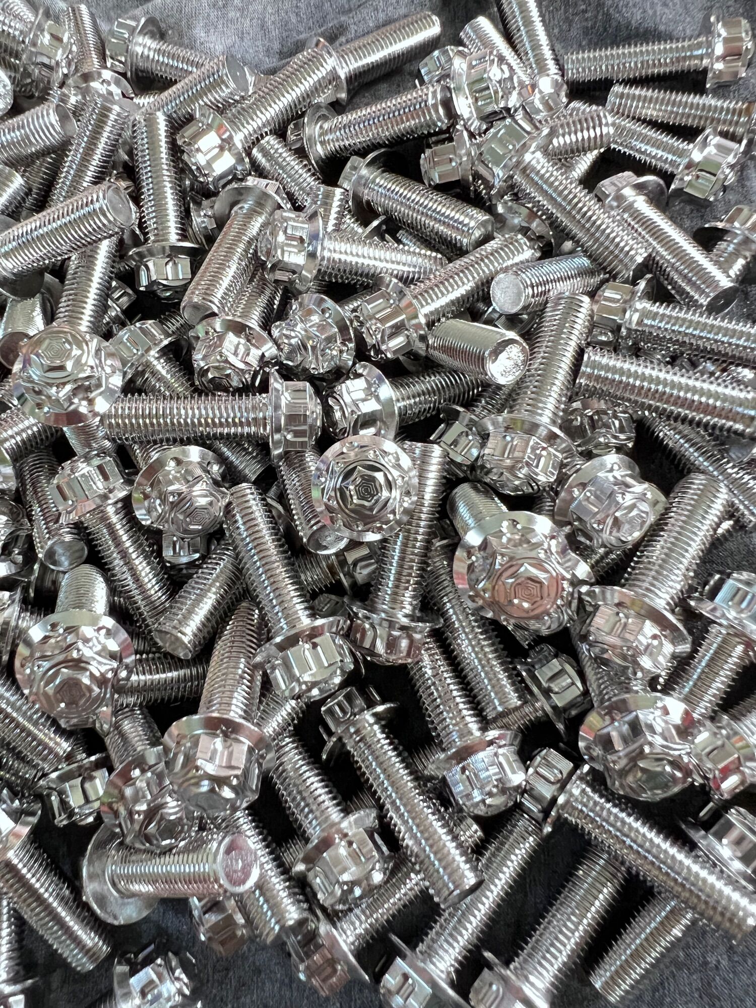 Ốc 8li mẫu m3 inox 304 bắt pas heo , treo pô, gác chân 8li20,8li25,8li30,8li35,8li40,8li50,8li60