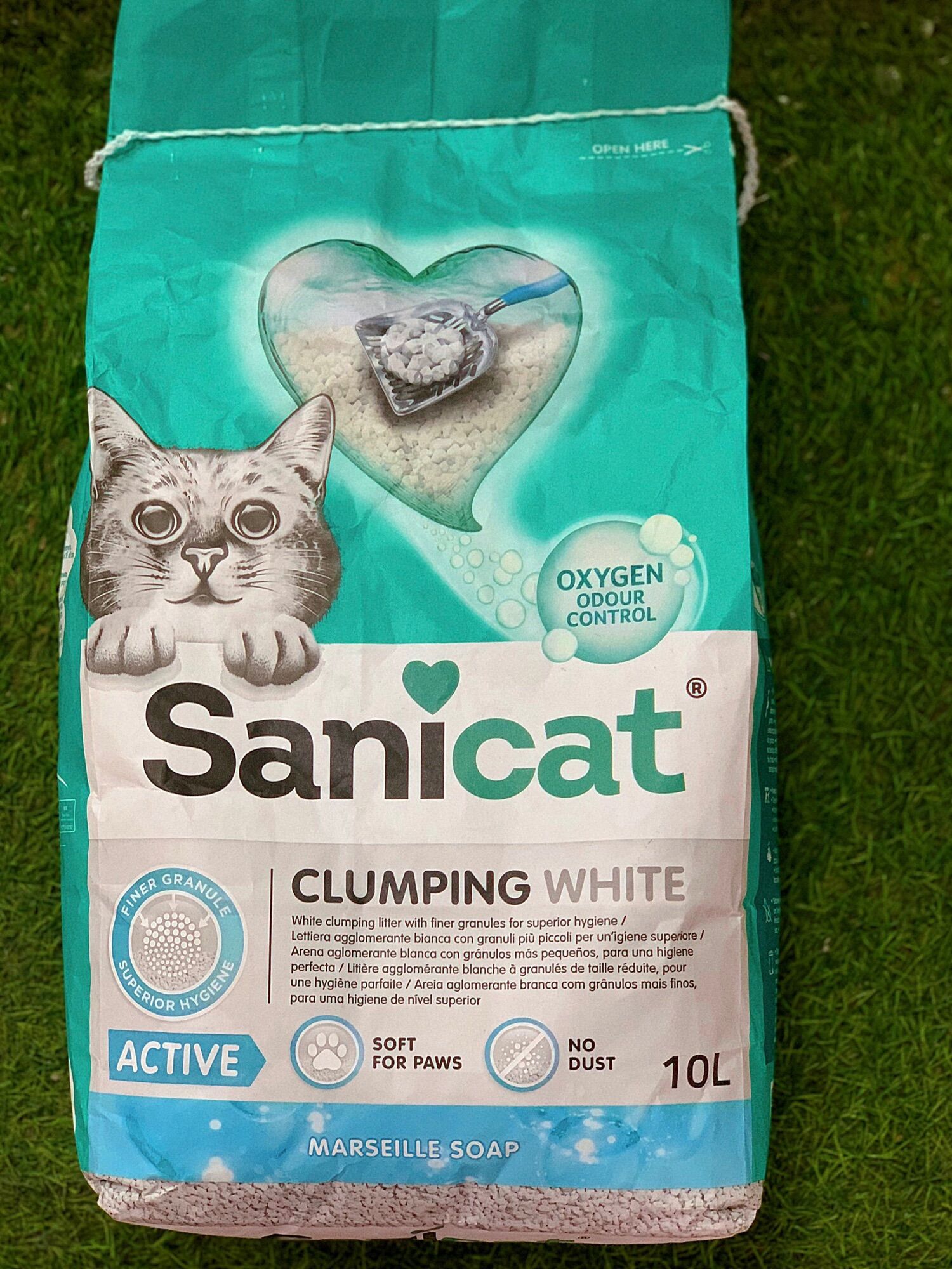 Cát vệ sinh cho mèo Sanicat Bentonite đất sét siêu vón