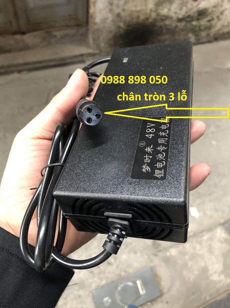 Sạc xe điện 42v 2a cho xe dùng pin 36v