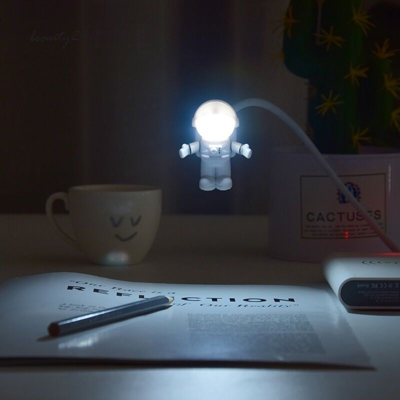 Đèn led phi hành gia kết nối cổng usb cho laptop / máy tính bàn