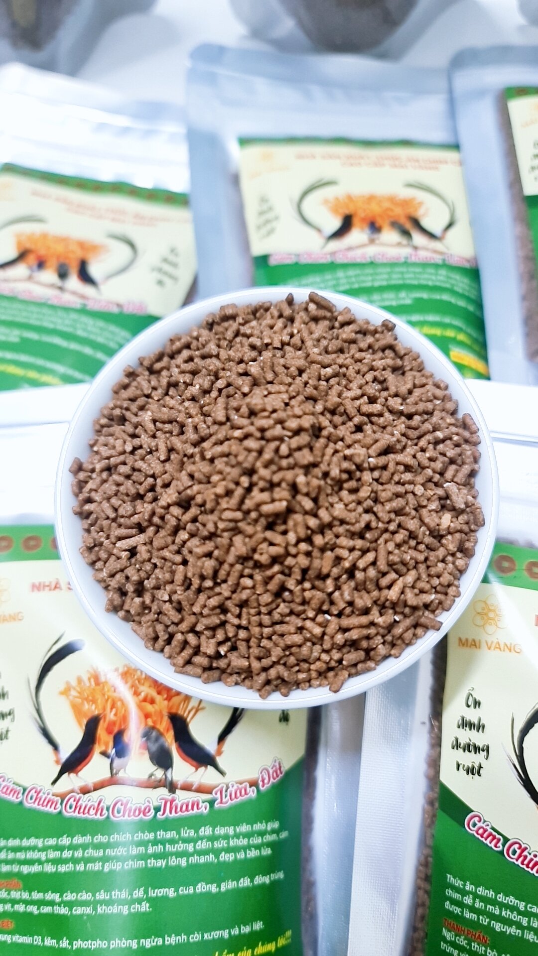 Cám chim chích chèo than, lửa